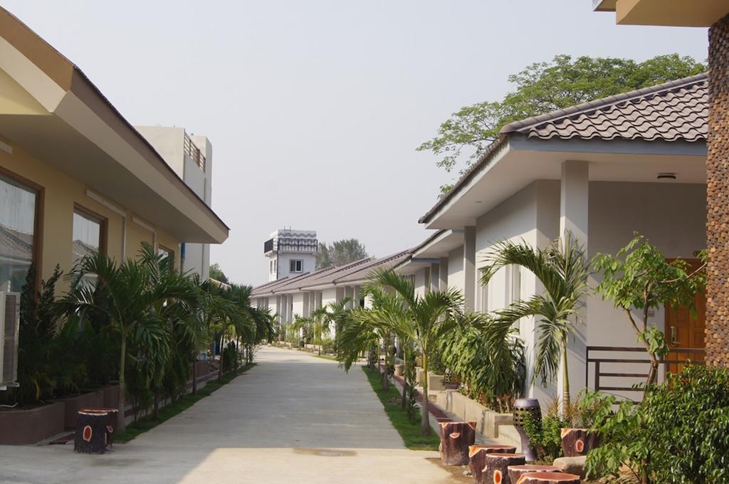 Triumph Hotel Mandalay Ngoại thất bức ảnh