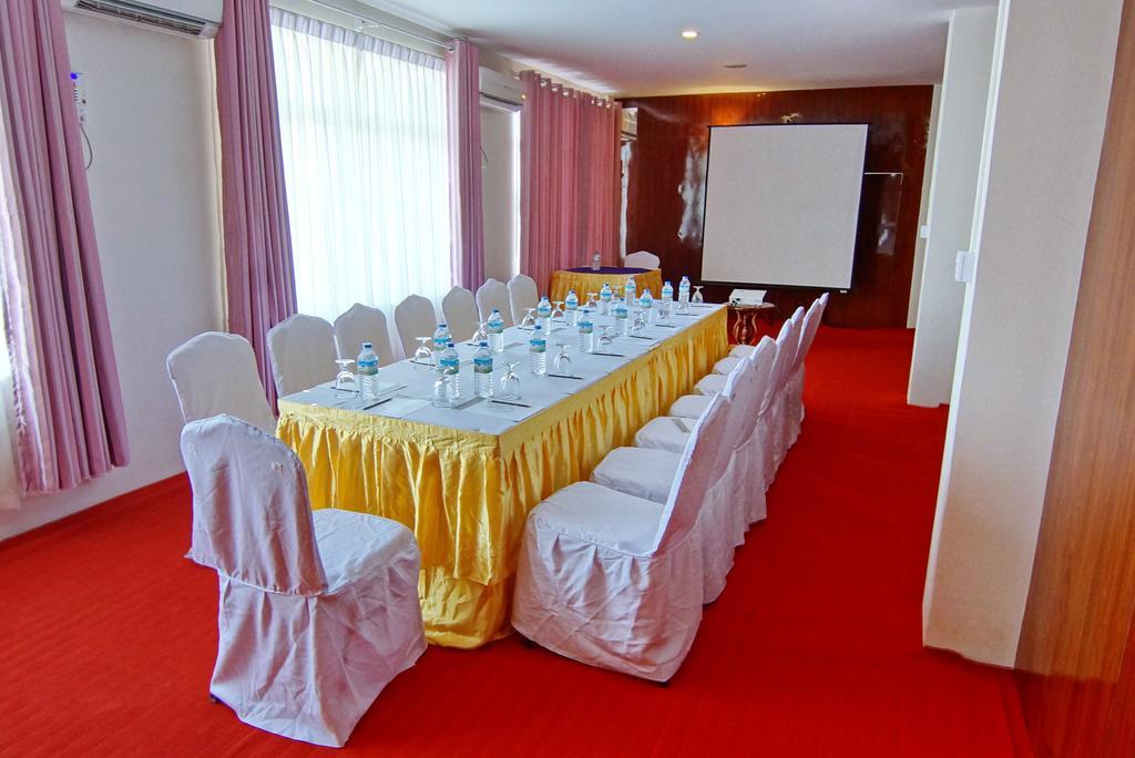 Triumph Hotel Mandalay Ngoại thất bức ảnh
