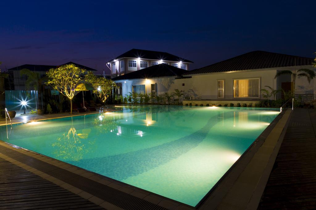 Triumph Hotel Mandalay Ngoại thất bức ảnh