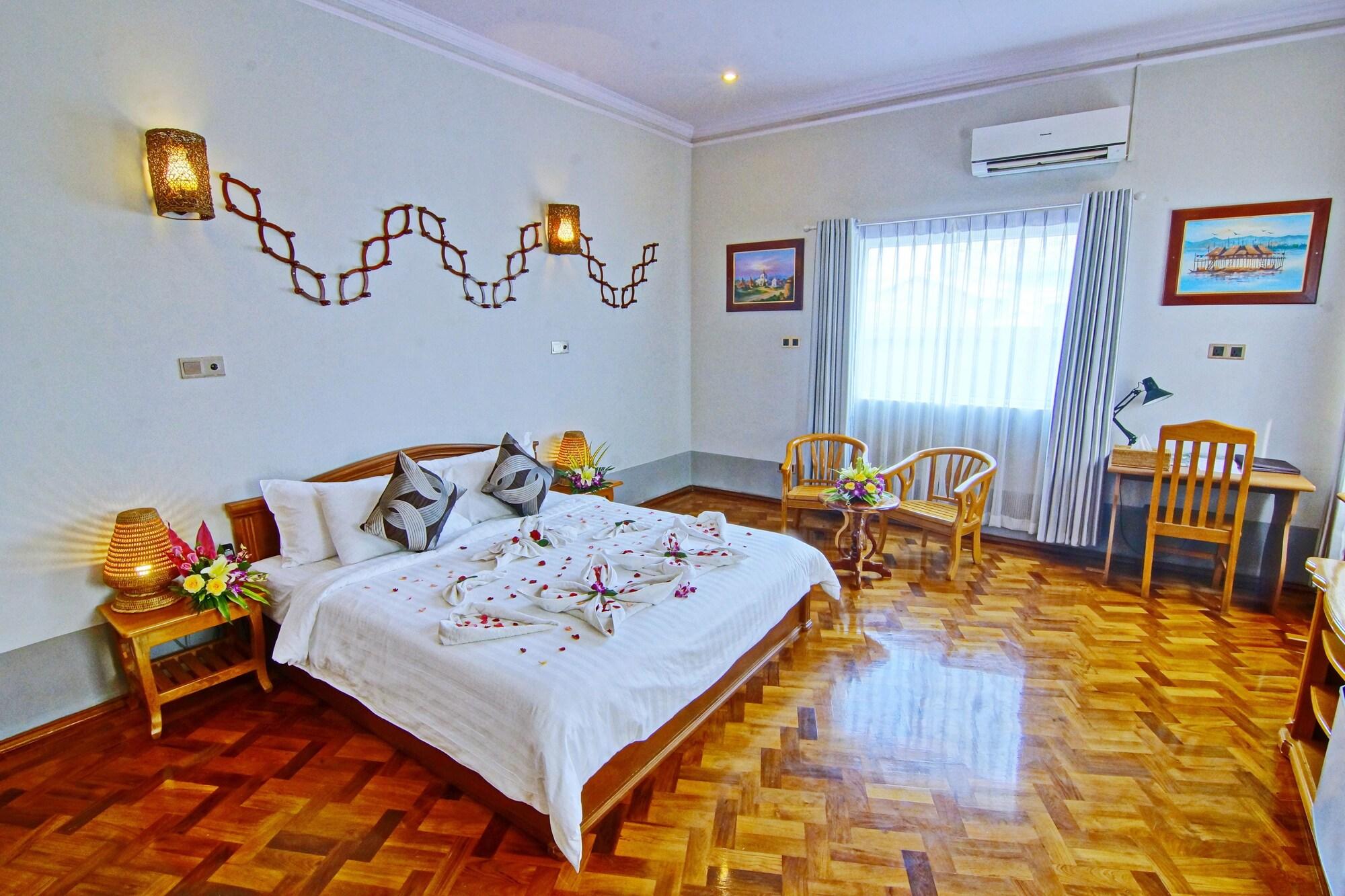 Triumph Hotel Mandalay Ngoại thất bức ảnh