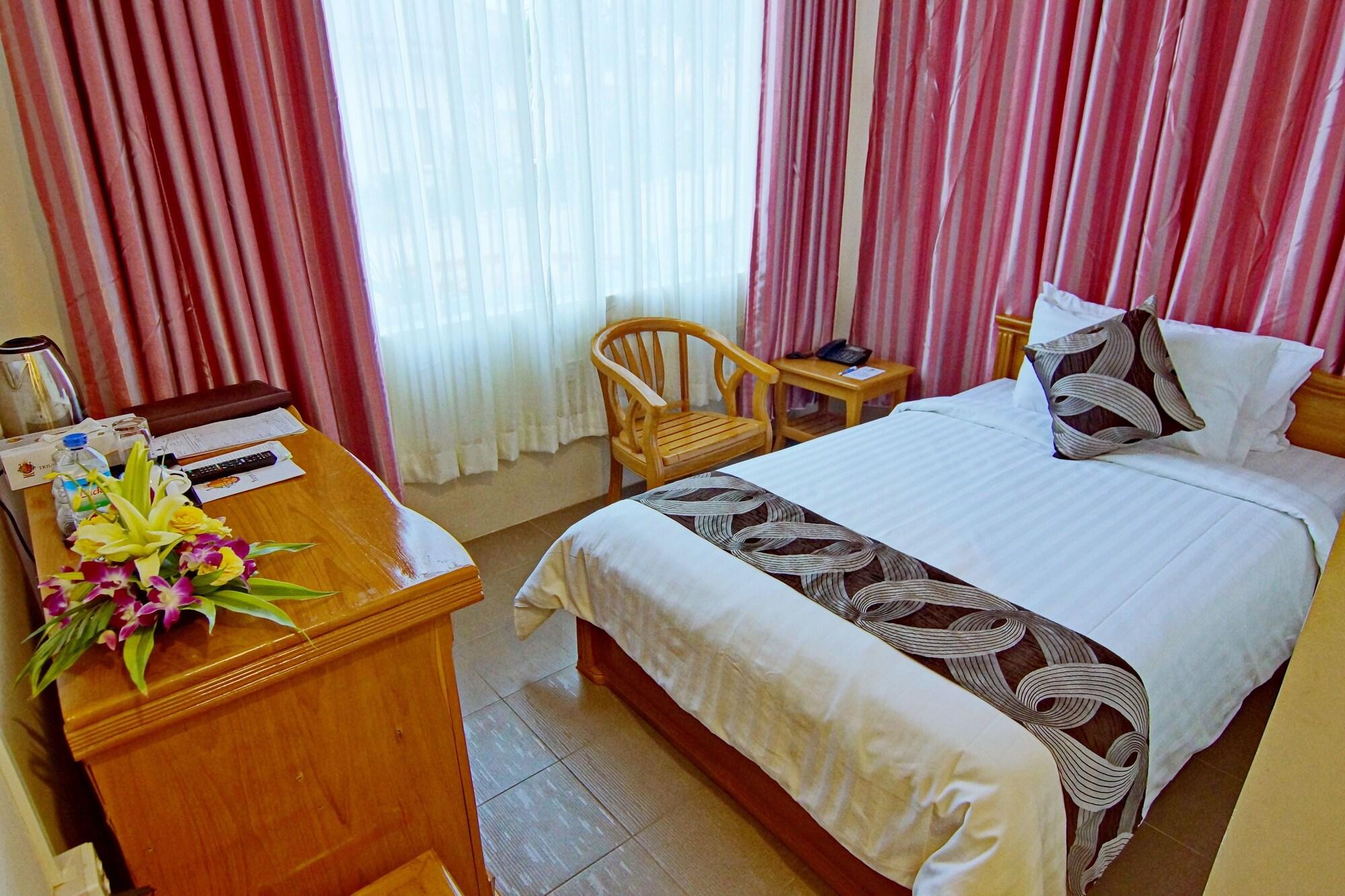 Triumph Hotel Mandalay Ngoại thất bức ảnh