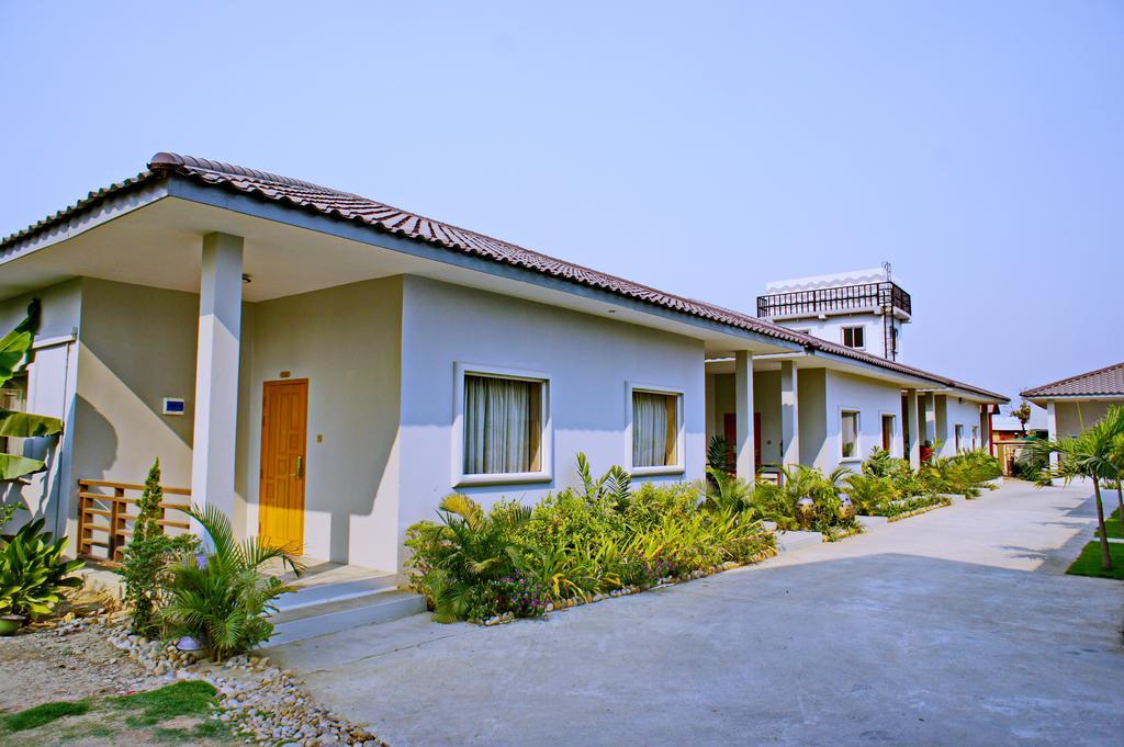 Triumph Hotel Mandalay Ngoại thất bức ảnh