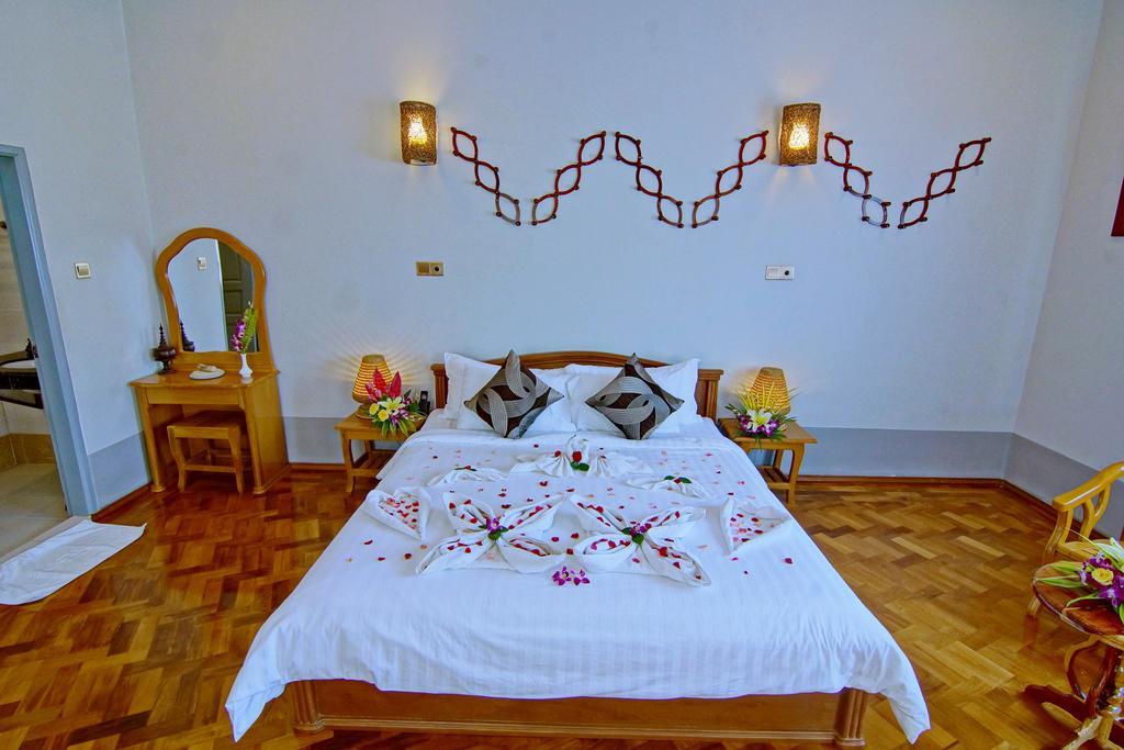 Triumph Hotel Mandalay Ngoại thất bức ảnh