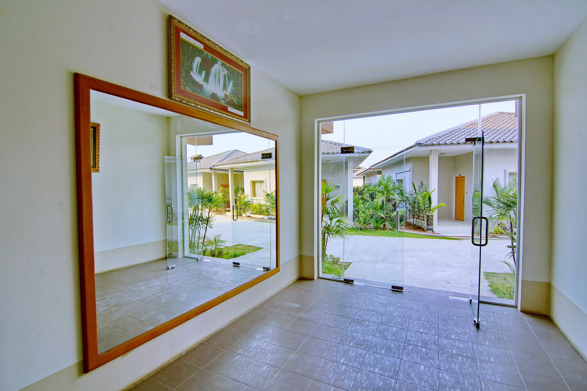 Triumph Hotel Mandalay Ngoại thất bức ảnh