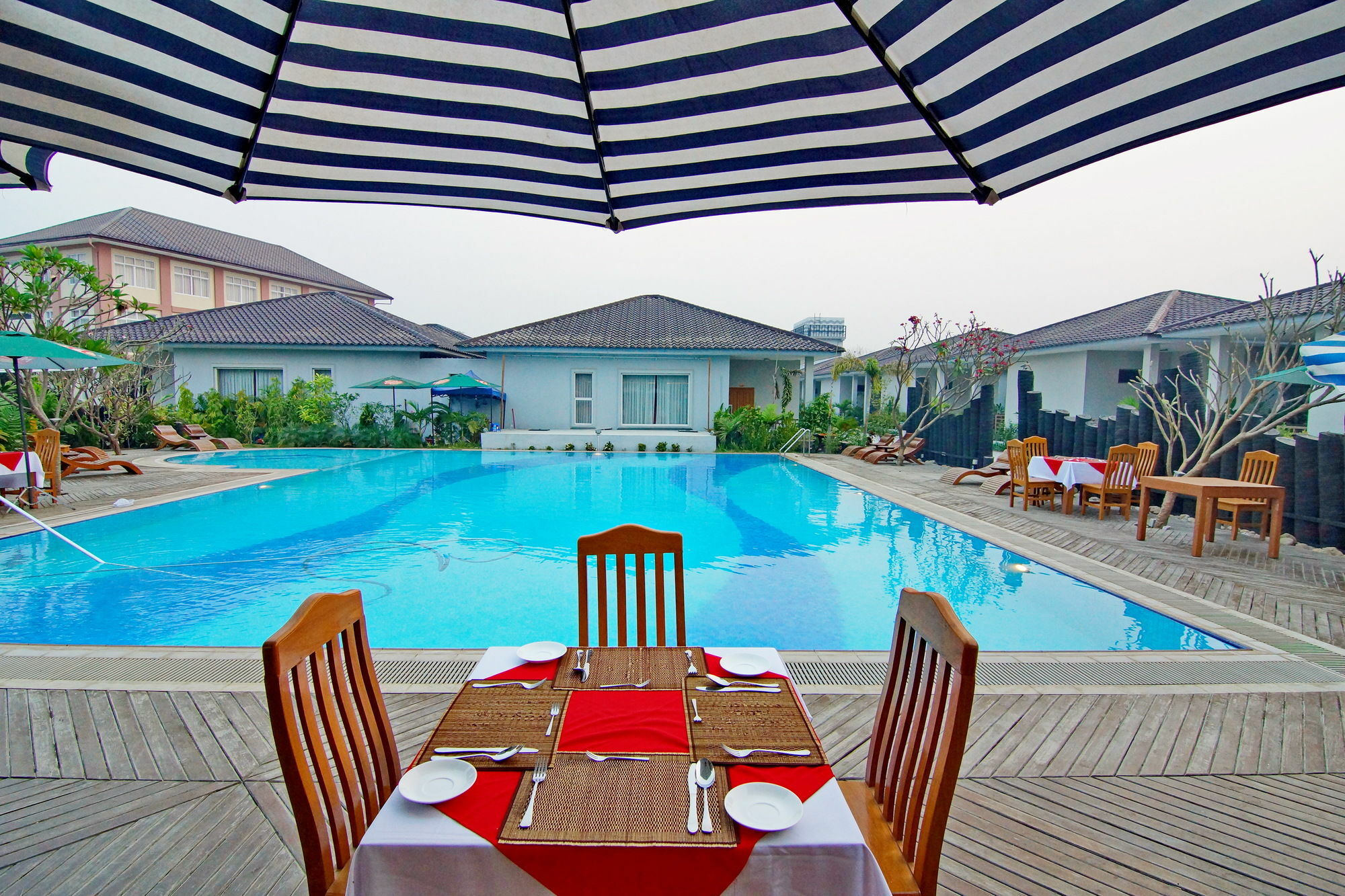 Triumph Hotel Mandalay Ngoại thất bức ảnh
